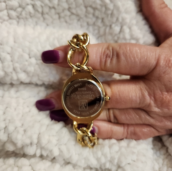 Ladies Victoria Wieck Oval Pave Crystals Gold Tone Chain Bracelet Watch - Picture 4 of 7